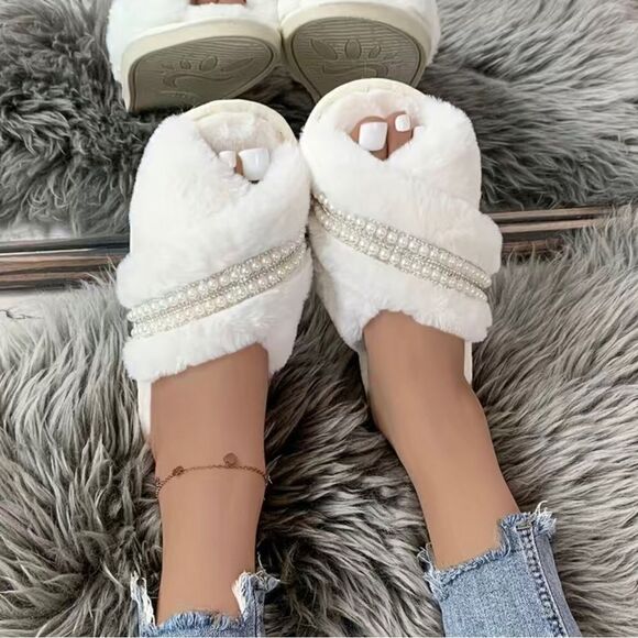 Cross Strap Fluffy Faux Pearl Open Toe Plush Slippers. White. 6.5-7. BRAND NEW. - Picture 1 of 9